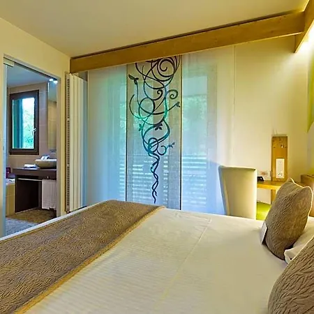Hotel La Croix De Savoie &
