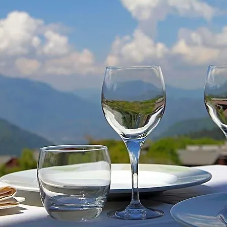 Hotel La Croix De Savoie & 4*