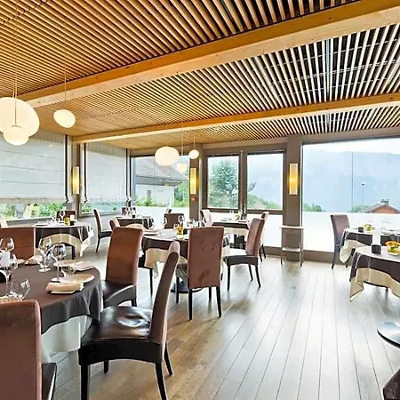 La Croix De Savoie & Hotel 4*